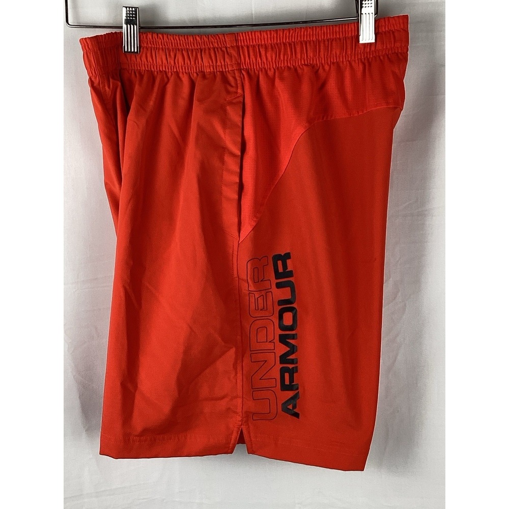 Men UNDER ARMOUR Loose Heat Gear Athletic Logo Shorts Size M Orange